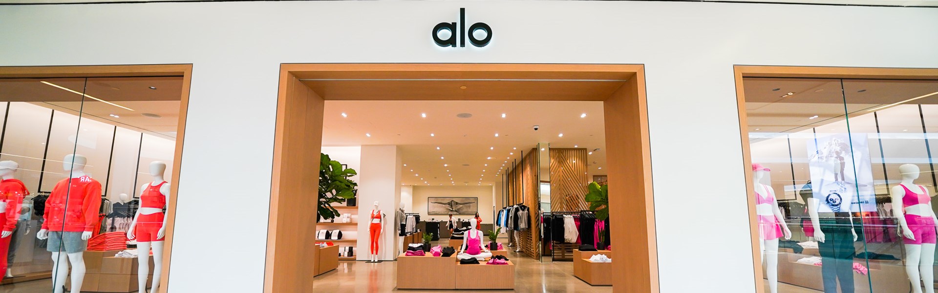 Welcome to The Shops at Clearfork, Alo Yoga! You can find Alo Yoga